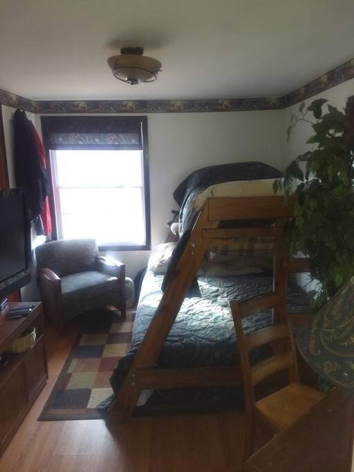 Rustic Quaint Cabin In The Woods--Pets Welcomed Dunnsville 외부 사진